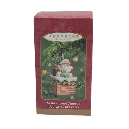 2001 Santa's Sweet Surprise Hallmark Ornament (Santa Claus) QX8275