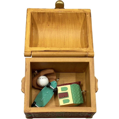 2001 Santa's Toy Box Hallmark Ornament (Toys and Games) QXI5392