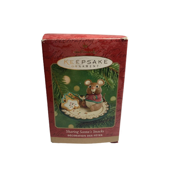 2001 Sharing Santa's Snacks Hallmark Ornament (Cooking for Christmas) QX8212