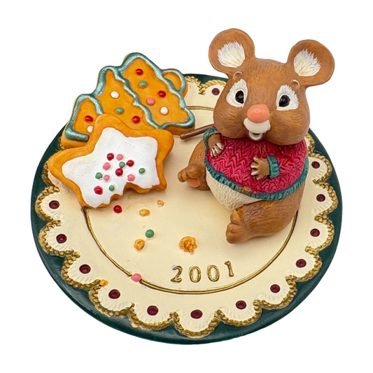 2001 Sharing Santa's Snacks Hallmark Ornament (Cooking for Christmas) QX8212 Image1