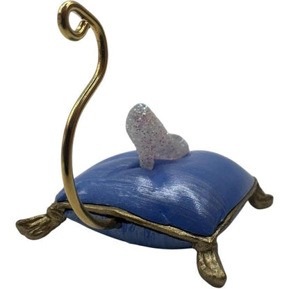 2001 The Glass Slipper Hallmark Ornament (Cinderella) QXD4182