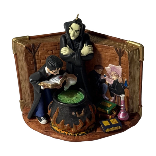 2001 The Potions Master Hallmark Ornament (Harry Potter) QXI8652 Image1
