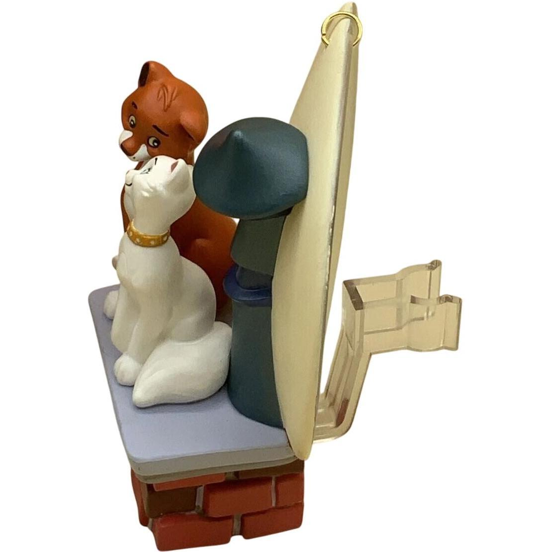 2001 Thomas O'Malley and Duchess Hallmark Ornament (The Aristocats) QXD4175