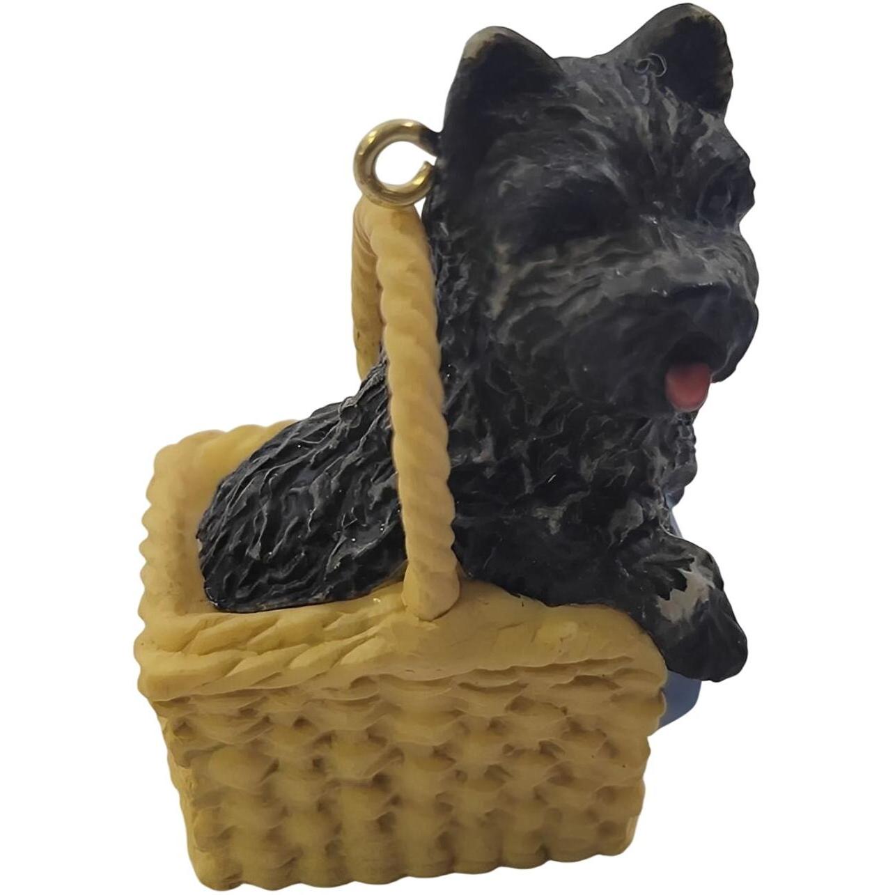 2001 Toto Hallmark Ornament (The Wizard of Oz) QXM5285