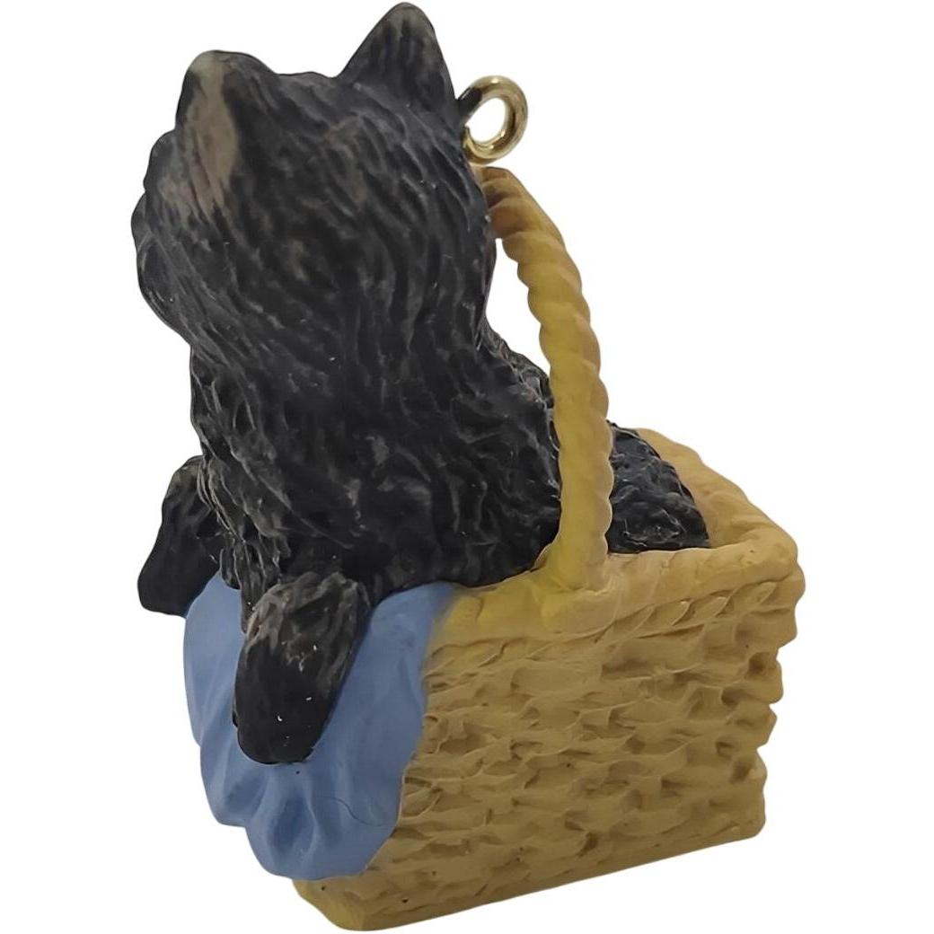 2001 Toto Hallmark Ornament (The Wizard of Oz) QXM5285