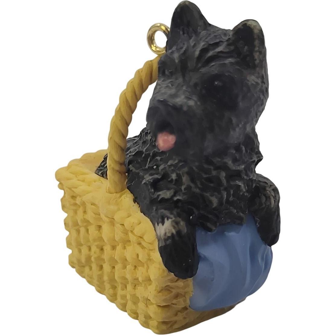 2001 Toto Hallmark Ornament (The Wizard of Oz) QXM5285