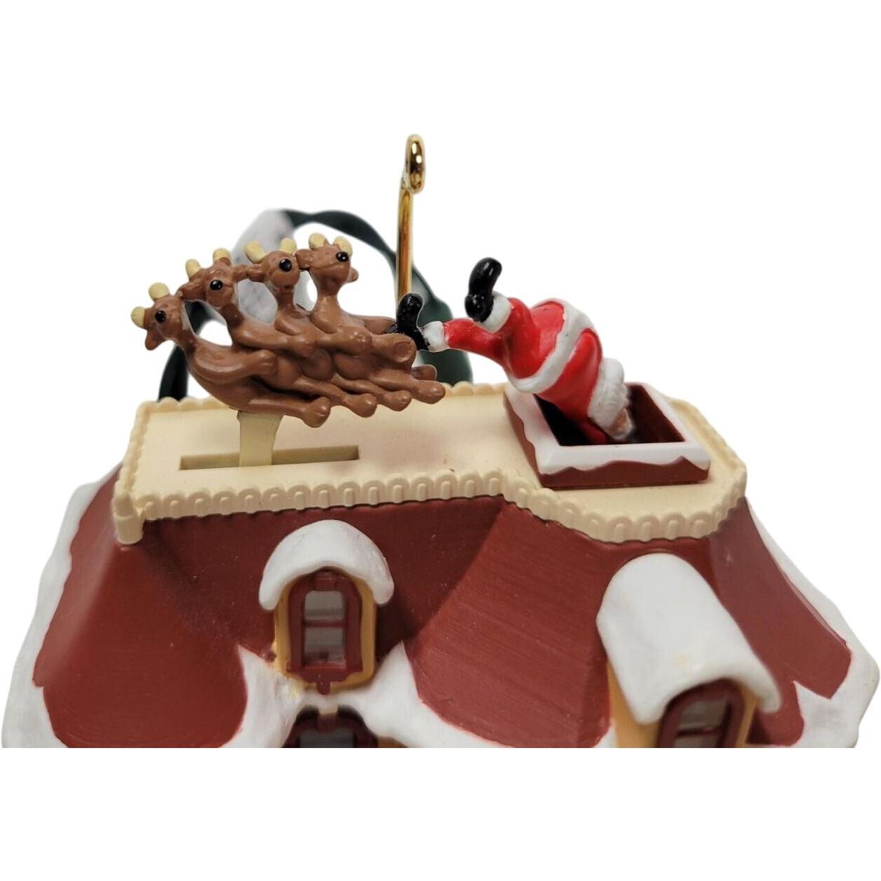 2001 Up on the Housetop Hallmark Ornament (Up on the Housetop) QLX7575