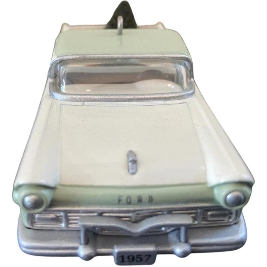 2002 1957 Ford Ranchero Hallmark Ornament (All-American Trucks) QX8066