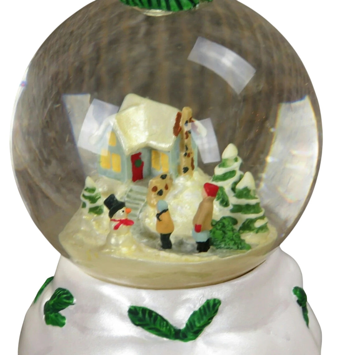 2002 Bringing Home The Tree Hallmark Ornament (Winter Wonderland) QX8186