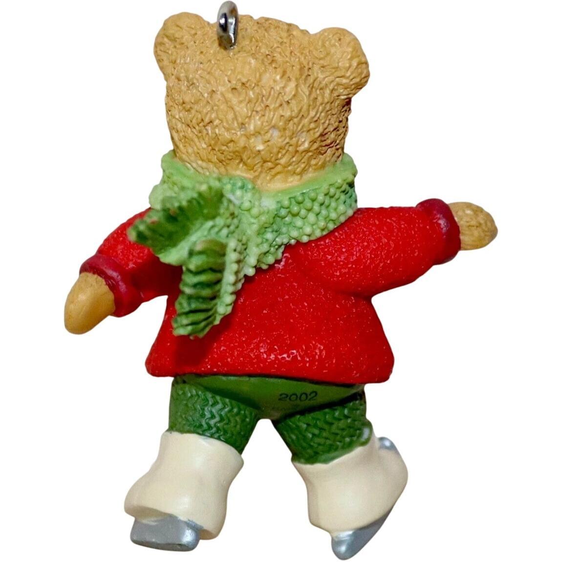 2002 Gracie Skates Hallmark Ornament (Snow Cub Club) QRP4643