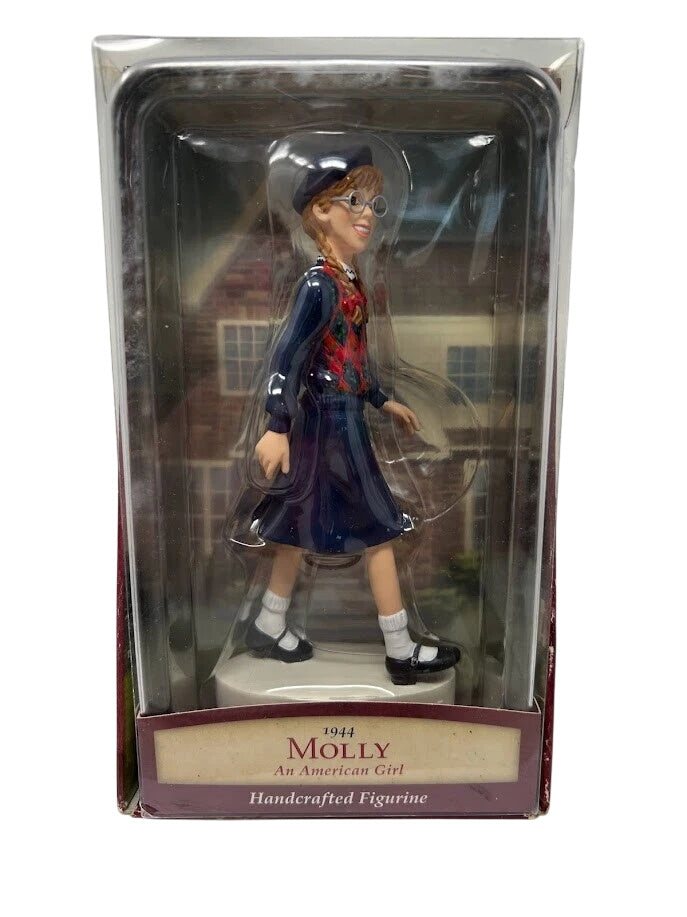 2002 Hallmark Ornament (1944) Molly Hallmark Ornament (The American Girls Collection) 1ACG3573