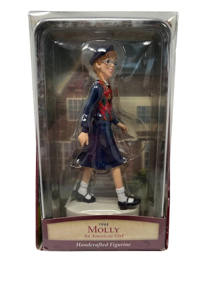 2002 Hallmark Ornament (1944) Molly Hallmark Ornament (The American Girls Collection) 1ACG3573