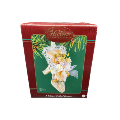 2002 Sleeping Cutie Carlton Cards Ornaments (Baby) CXOR-123G