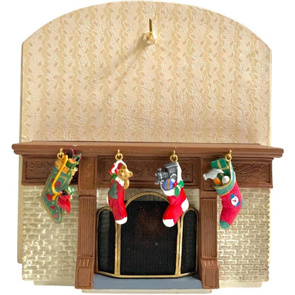 2002 The Family Room Hallmark Ornament (Santa's Big Night) QXC4566