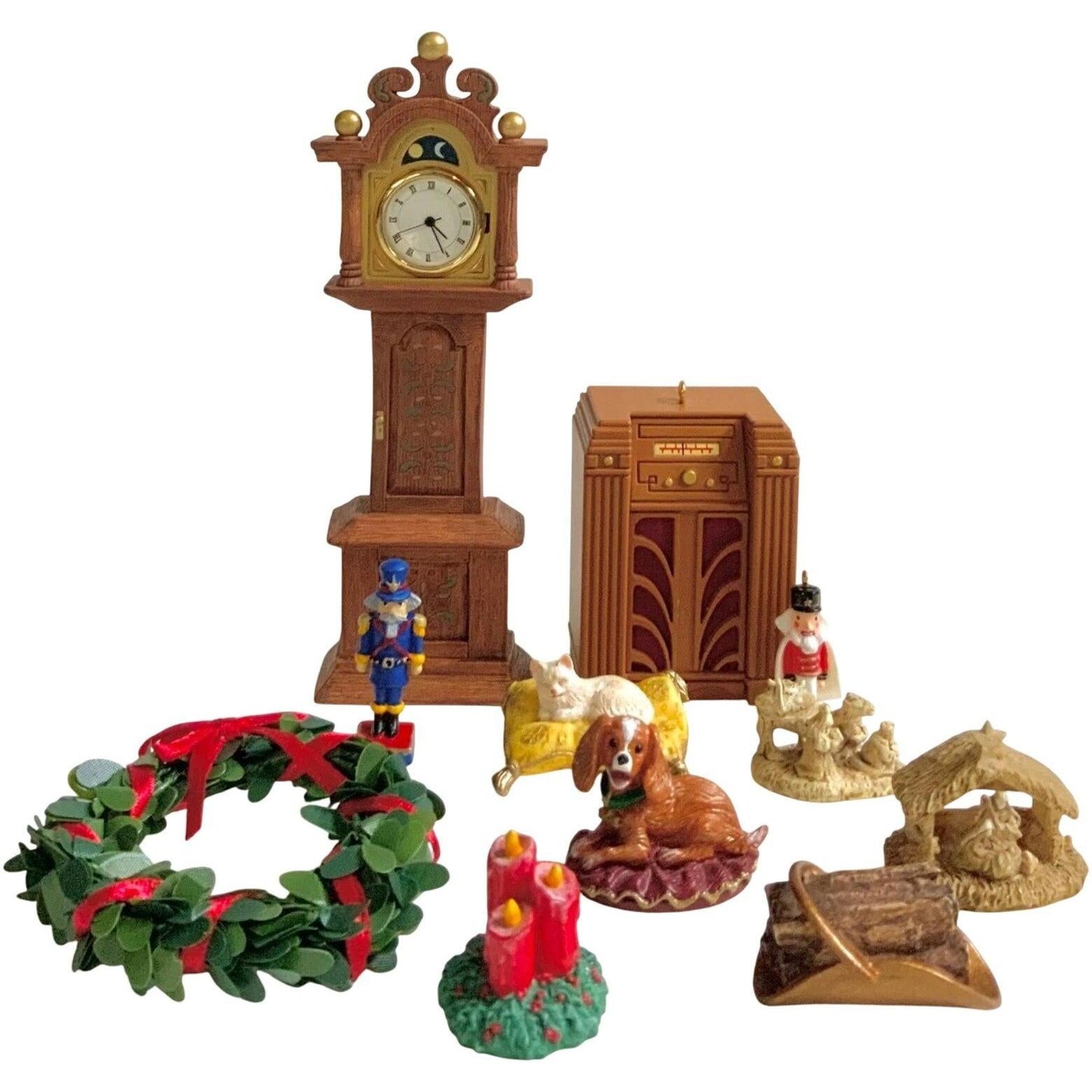 2002 The Family Room Hallmark Ornament (Santa's Big Night) QXC4566