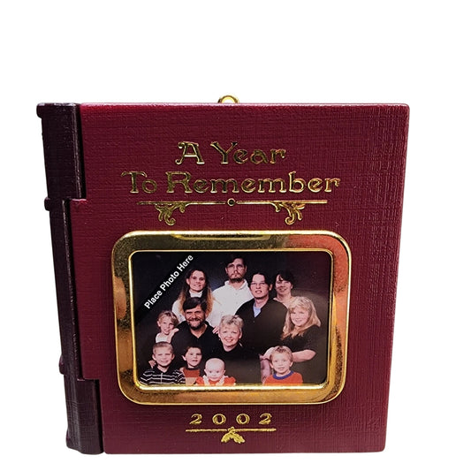 2002 A Year to Remember 2002 Hallmark Ornament (Photo Holder) QX2813