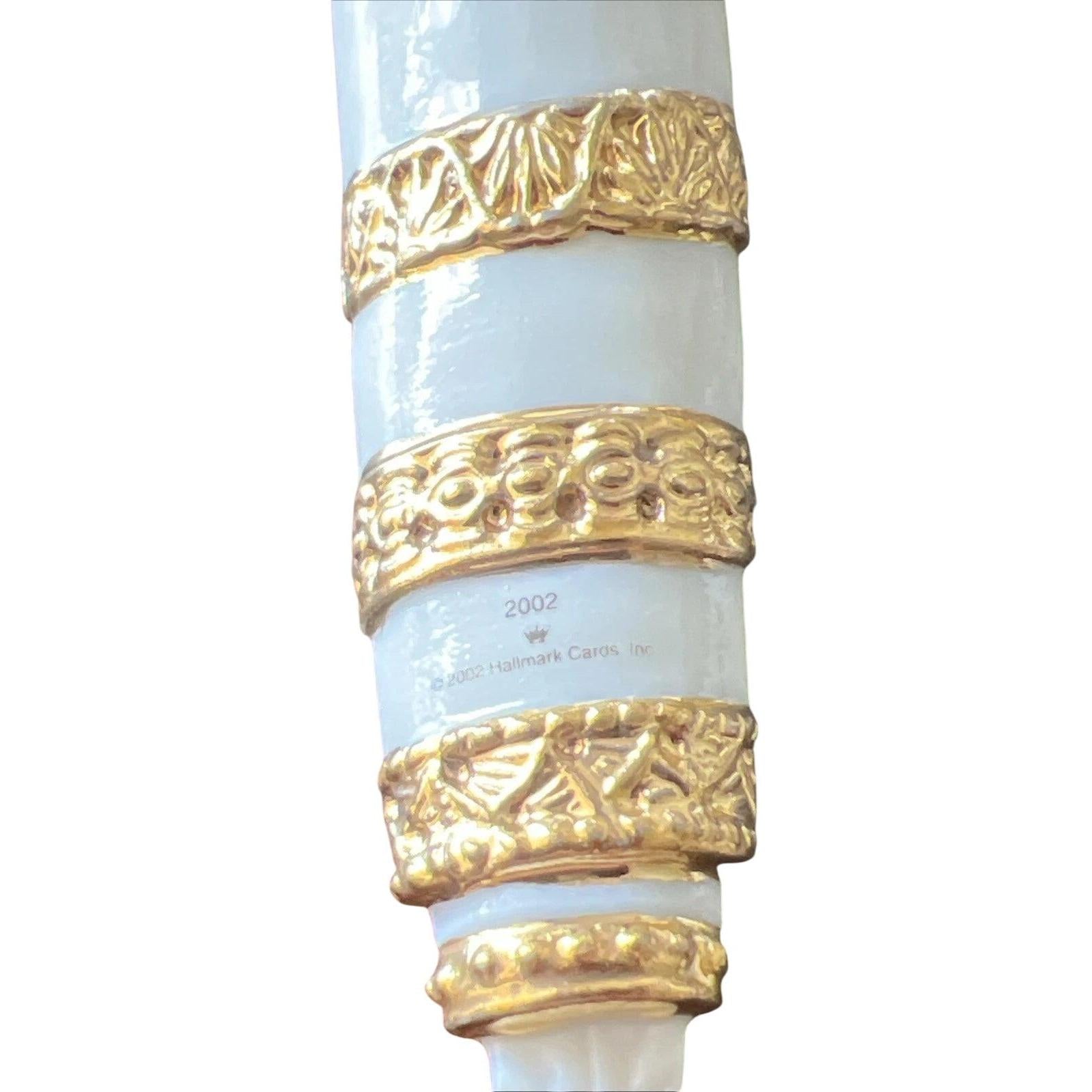 2002 Angelic Visitation Hallmark Ornament (Angel) QX2853