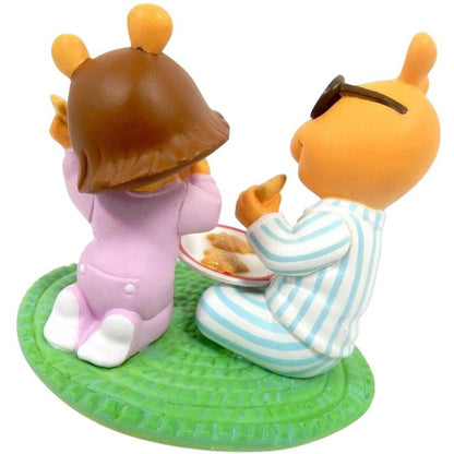 2002 Arthur and D.W. Hallmark Ornament (A Perfect Christmas!) QX8843