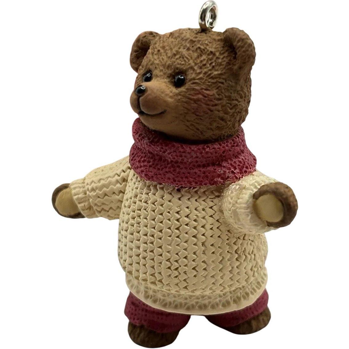 2002 Calvin Carver Hallmark Ornament (Snow Cub Club) QRP4646