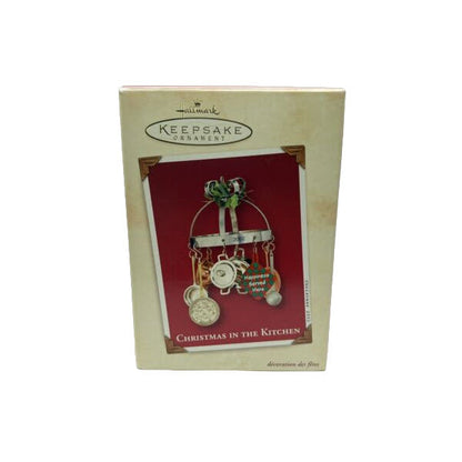 2002 Christmas in the Kitchen Hallmark Ornament (Kitchen) QX8956