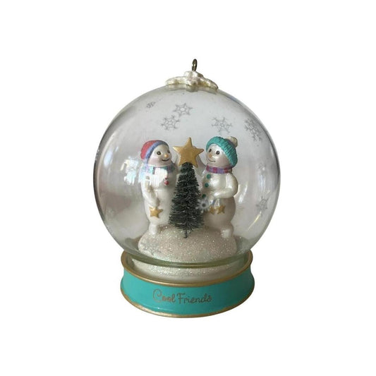 2002 Cool Friends Hallmark Ornament (Snowman) QX8706 Image1