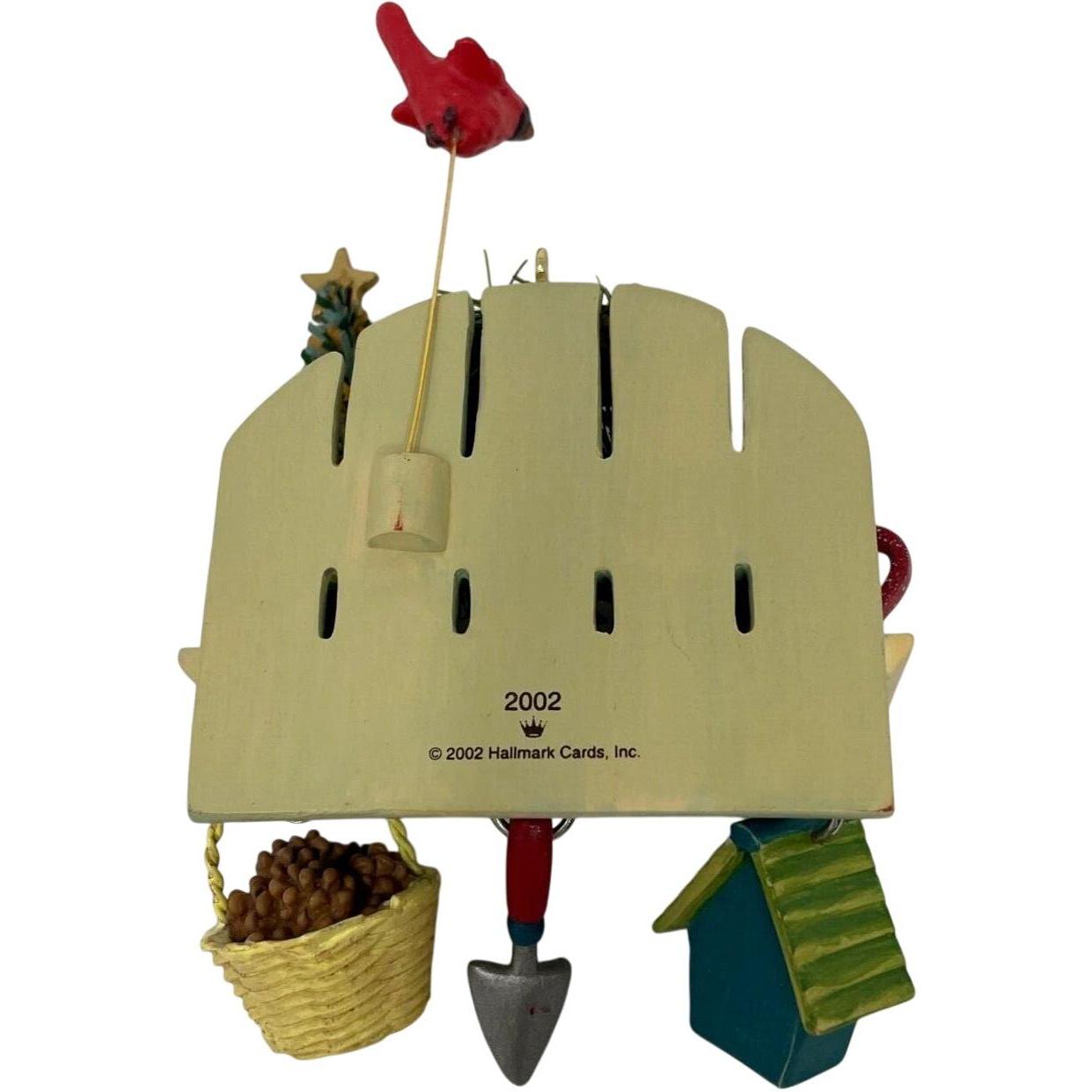 2002 Gardener's Christmas Corner Hallmark Ornament (Garden) QX2866