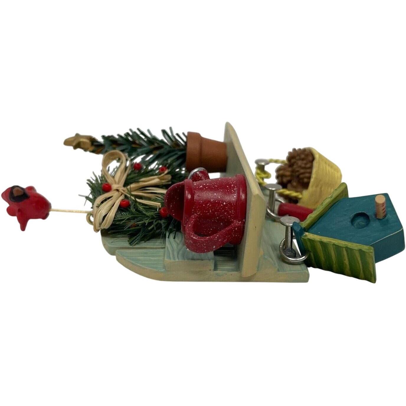 2002 Gardener's Christmas Corner Hallmark Ornament (Garden) QX2866