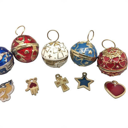 2002 Gifts of the Season Hallmark Ornament (Ball) QXM4576