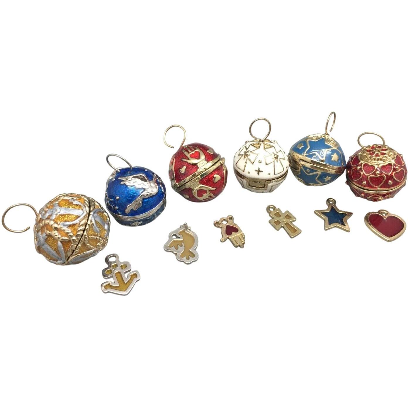 2002 Gifts of the Season Hallmark Ornament (Ball) QXM4576