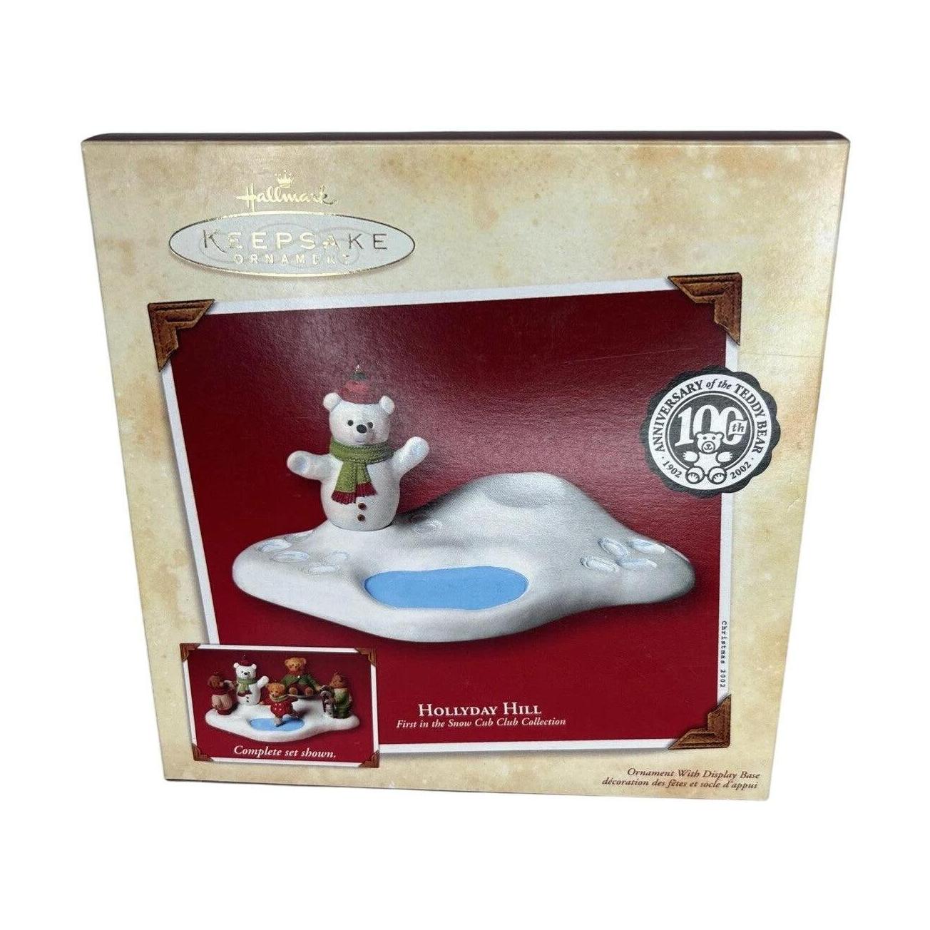 2002 Hollyday Hill Display Base Hallmark Ornament (Snow Cub Club) QRP4683 Image2