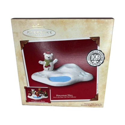 2002 Hollyday Hill Display Base Hallmark Ornament (Snow Cub Club) QRP4683 Image2