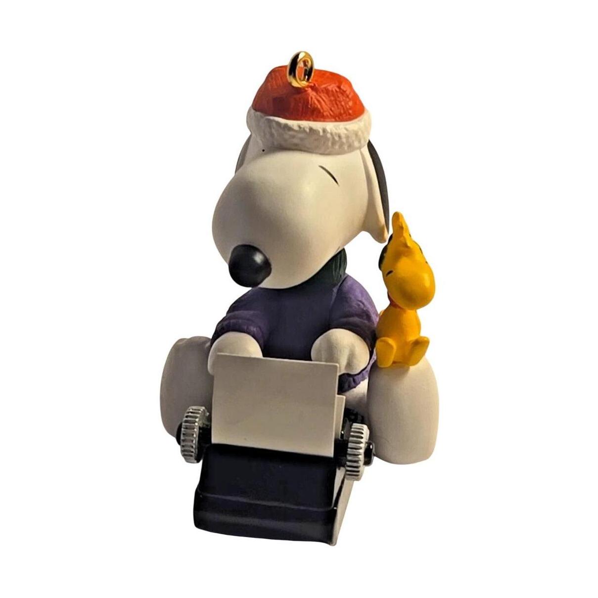 2002 Literary Ace Hallmark Ornament (Spotlight on Snoopy) QX8043 Image5