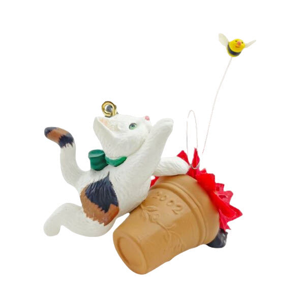 2002 Mischievous Kittens Hallmark Ornament (Mischievous Kittens) QX8046
