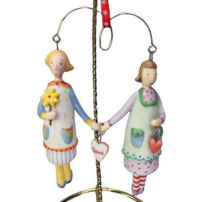 2002 Sisters Hallmark Ornament (Family) QX8686