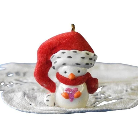 2002 Snow Cozy Hallmark Ornament (Snow Cozy) QXM4546