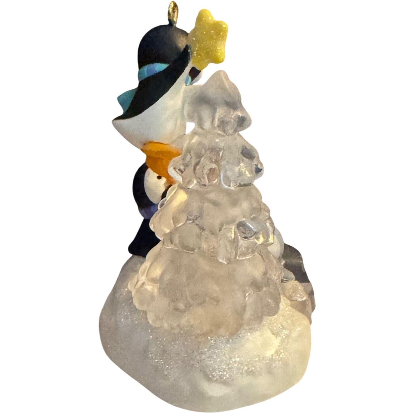 2002 Topping the Tree Hallmark Ornament (Kris' Penguins) QX6953