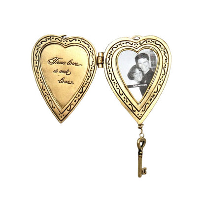 2002 True Love Is Our Love Hallmark Ornament (Photo Holder) QX8923