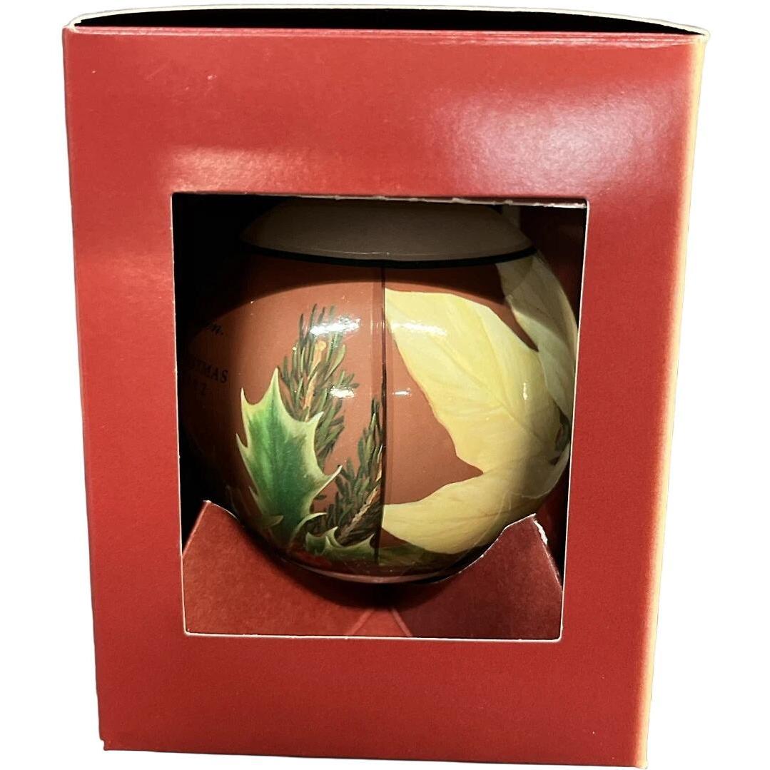 2002 White Poinsettia Hallmark Ornament (Ball) QX2953