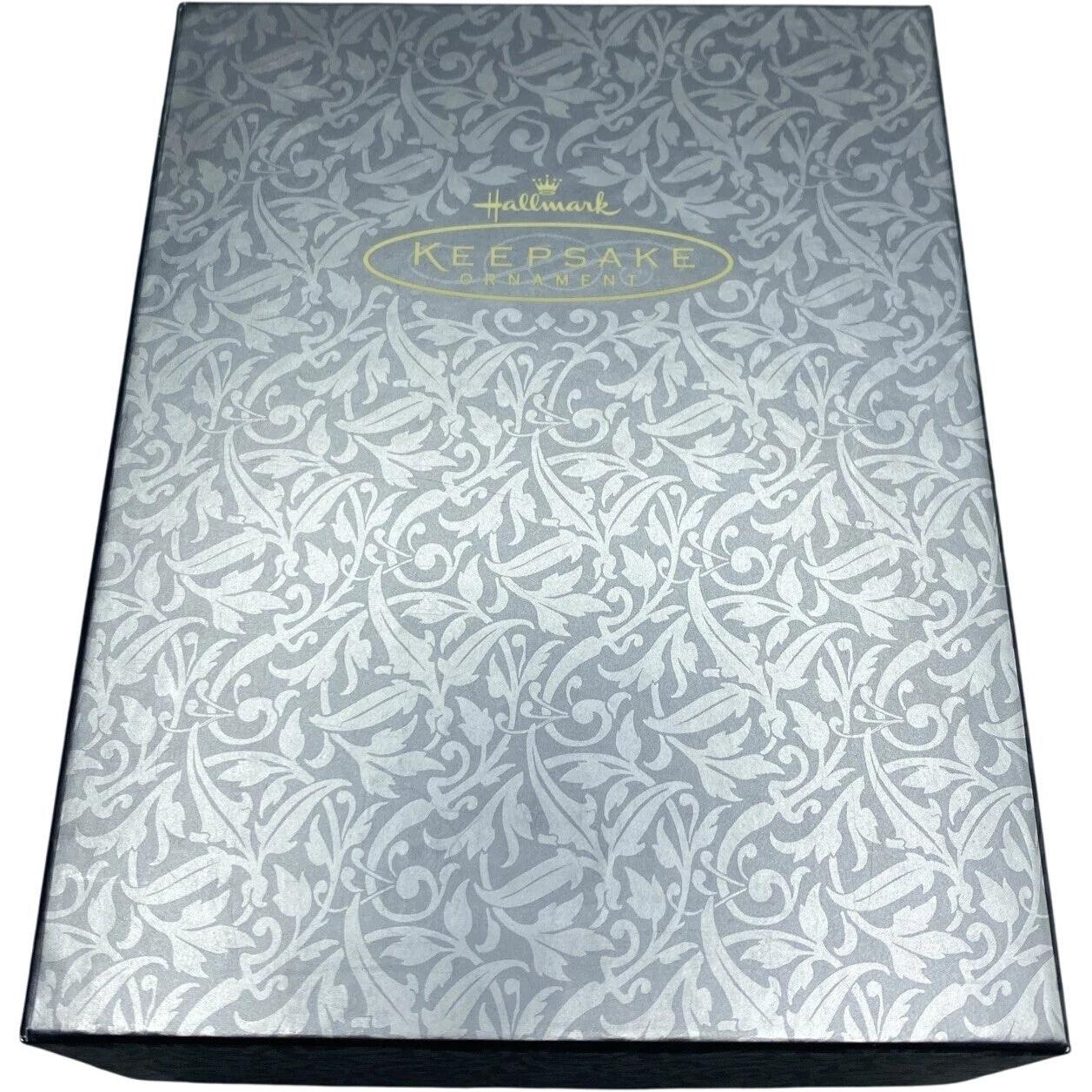 2003 A Mother's Touch Hallmark Ornament (Heart of Motherhood Collection) QP2009