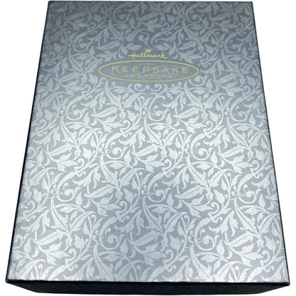 2003 A Mother's Touch Hallmark Ornament (Heart of Motherhood Collection) QP2009