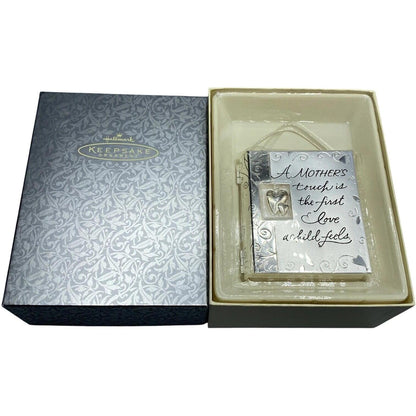 2003 A Mother's Touch Hallmark Ornament (Heart of Motherhood Collection) QP2009