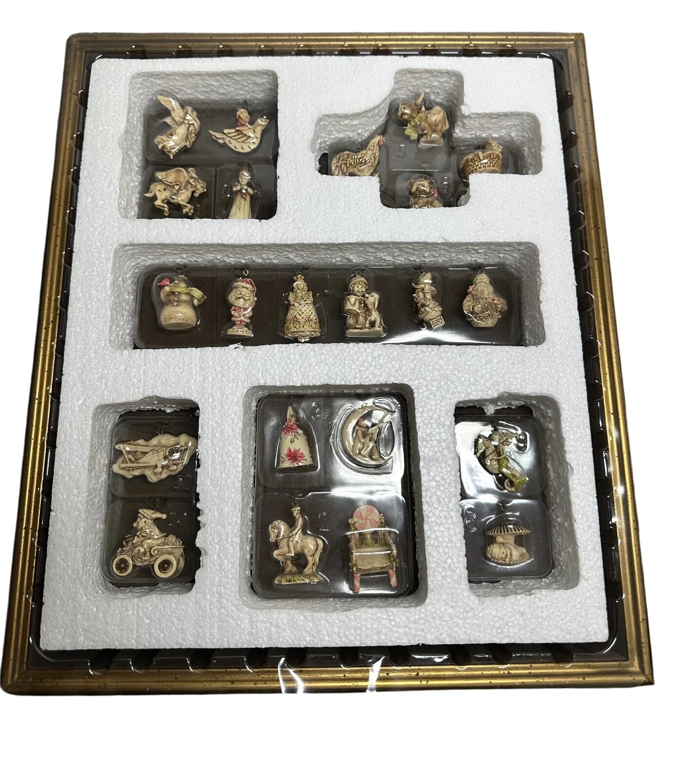 2003 Keepsake Gallery Collection Hallmark Ornament (Studio Edition) QXC4609