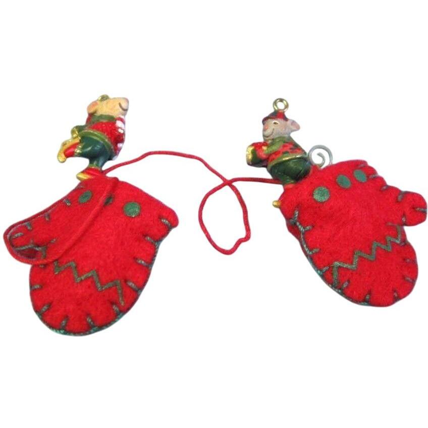 2003 Mouse-Warming Gift Hallmark Ornament (Mittens) QXM4999