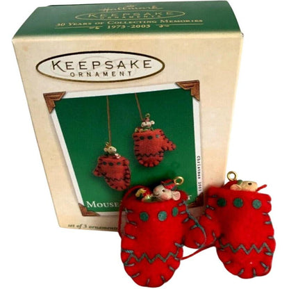2003 Mouse-Warming Gift Hallmark Ornament (Mittens) QXM4999