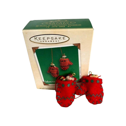 2003 Mouse-Warming Gift (Mittens)