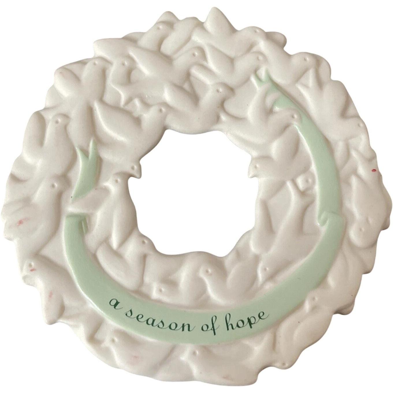 2003 Peace Wreath Hallmark Ornament (Wreath) QXG8687