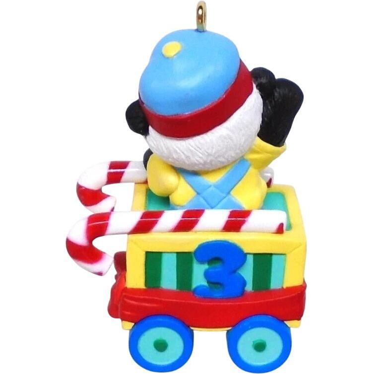 2003 Child's Third Christmas Hallmark Ornament (Child's Age Collection) QXG8707