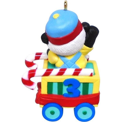 2003 Child's Third Christmas Hallmark Ornament (Child's Age Collection) QXG8707