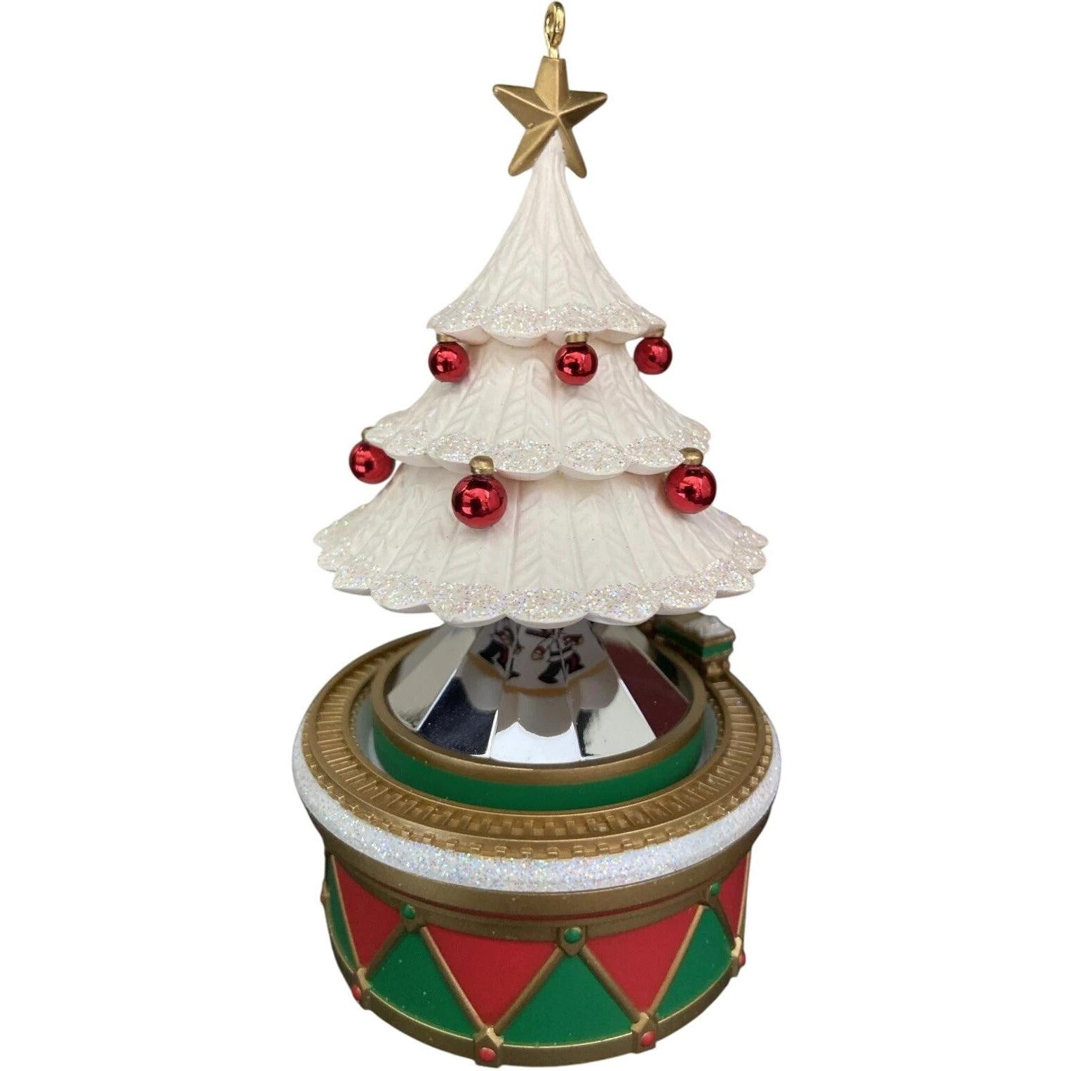 2003 Christmas Tree Dreams Hallmark Ornament (Windup Motion and Music!) QLX7477