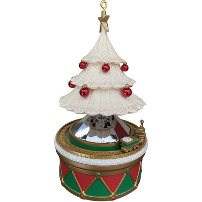 2003 Christmas Tree Dreams Hallmark Ornament (Windup Motion and Music!) QLX7477